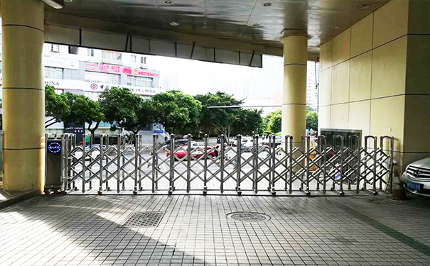 政府單位停車不銹鋼伸縮門 政府單位停車不銹鋼伸縮門
